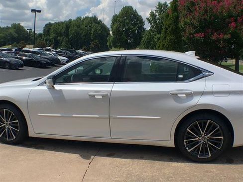 Used 2025 Lexus ES 300h ES 300h image 5