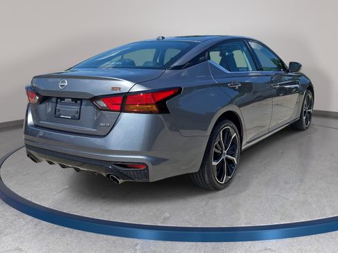 Used 2024 Nissan Altima 2.5 SR AWD/4WD image 6