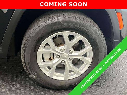 Used 2023 Jeep Grand Cherokee Limited AWD/4WD image 12