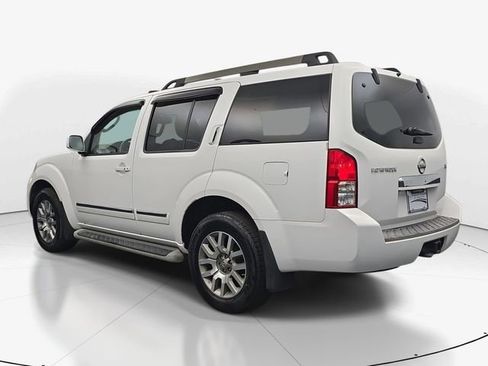 Used 2011 Nissan Pathfinder LE AWD/4WD image 7