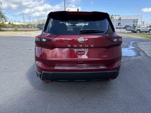 Used 2025 Nissan Rogue SV image 5