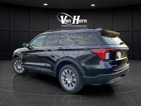 New 2026 Ford Explorer Active w/ Active Comfort Package image 3