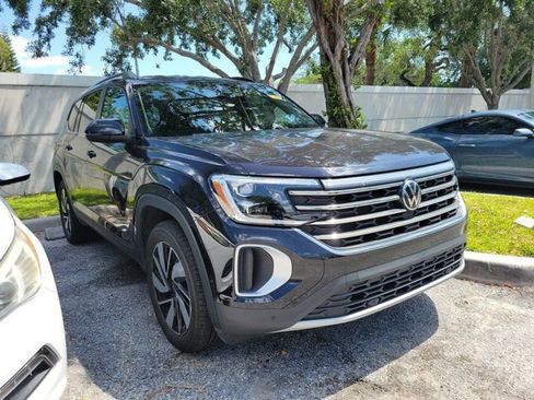 Used 2025 Volkswagen Atlas SE FWD image 11