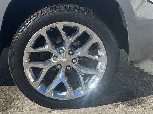 Used 2018 Chevrolet Tahoe Premier w/ Max Trailering Package image 2