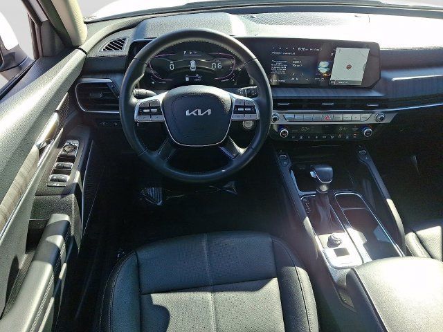 Used 2024 Kia Telluride EX w/ EX Captain's Chair Package FWD image 13