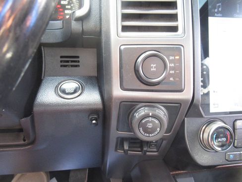 Used 2018 Ford F150 Raptor w/ Equipment Group 802A Luxury AWD/4WD image 29