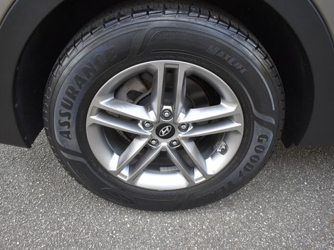 Used 2018 Hyundai Santa Fe Sport w/ 2.4L Value Package 02 image 38