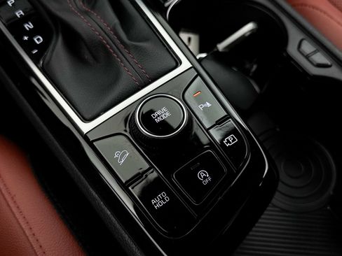 Certified 2025 Kia Sportage SX FWD image 9