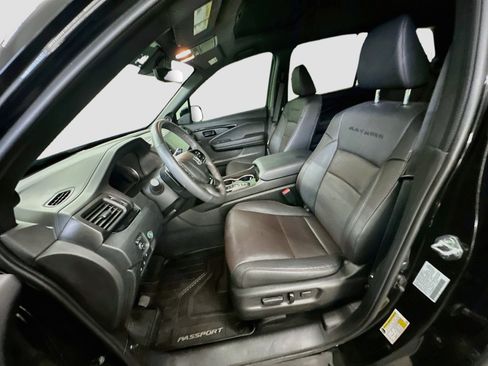 Used 2024 Honda Passport Black Edition image 13