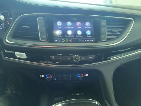 Used 2023 Buick Enclave Avenir w/ Avenir Technology Package AWD/4WD image 32