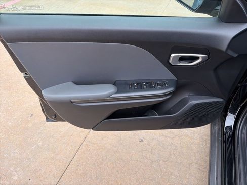 Used 2025 Kia K4 FWD image 12