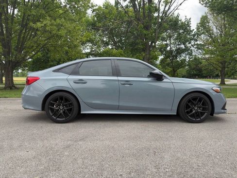 Used 2023 Honda Civic Sport image 3
