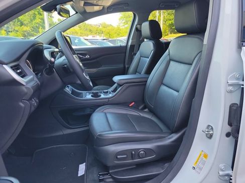 Used 2023 GMC Acadia SLT w/ Elevation Edition FWD image 13