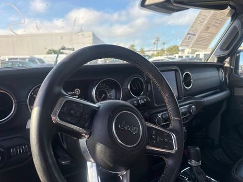 Used 2022 Jeep Gladiator Overland AWD/4WD image 10
