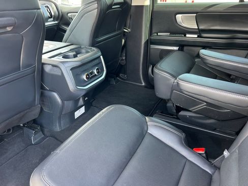 Certified 2025 Ford Expedition Max Platinum AWD/4WD image 13