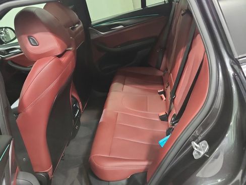 Used 2023 BMW X4 xDrive30i image 3