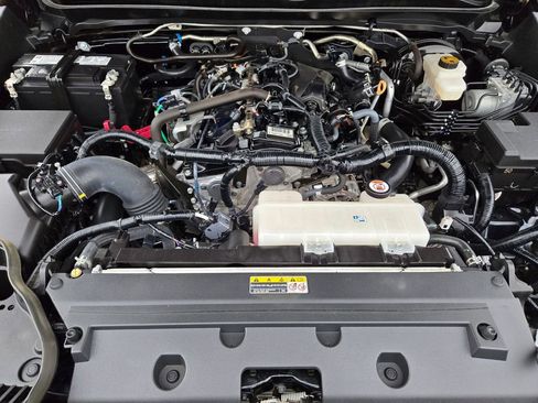 Used 2024 Toyota Tacoma TRD Off-Road AWD/4WD image 33