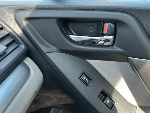 Used 2015 Subaru Forester 2.5i Limited image 42