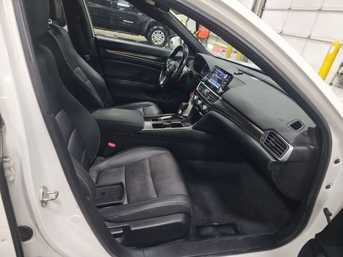 Used 2020 Honda Accord Sport image 8
