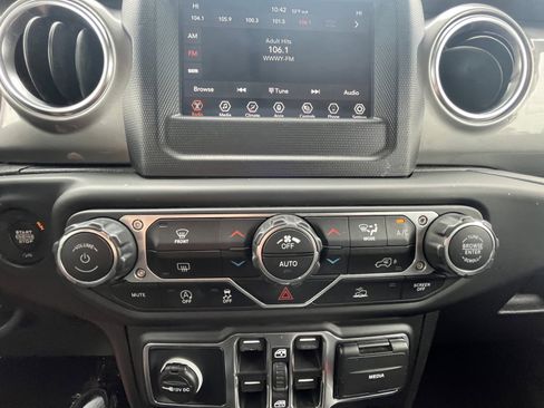 Used 2021 Jeep Wrangler Unlimited Sahara AWD/4WD image 14