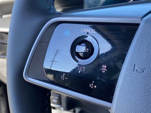 Certified 2025 Nissan Murano SV image 31