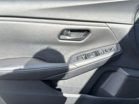 Certified 2025 Nissan Sentra S FWD image 6