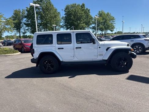 Used 2019 Jeep Wrangler Unlimited Sahara w/ Uconnect 4C Nav & Sound Group AWD/4WD image 9