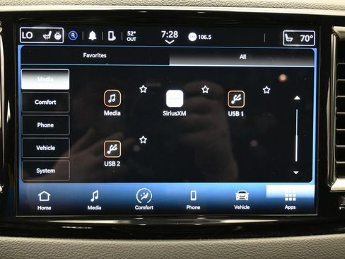 Used 2024 Chrysler Pacifica Touring-L image 28