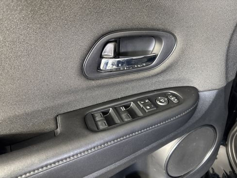 Used 2020 Honda HR-V Sport image 13