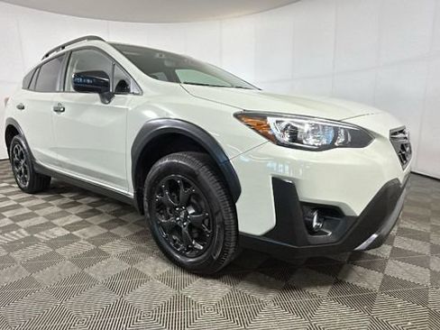 Used 2023 Subaru Crosstrek 2.0i Premium w/ Popular Package #2 AWD/4WD image 2