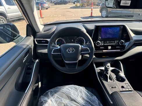 New 2026 Toyota Highlander XLE AWD/4WD image 11