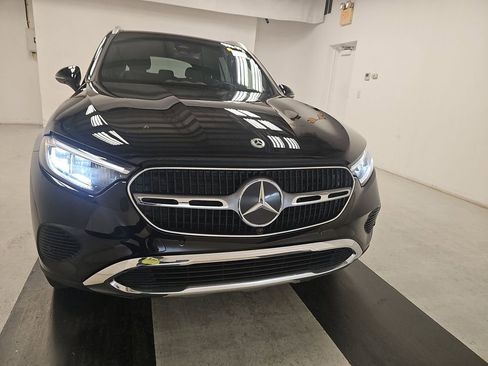 Used 2025 Mercedes-Benz GLC 300 image 16