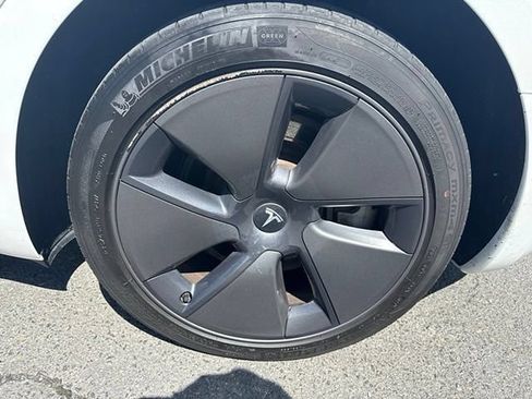 Used 2022 Tesla Model 3 RWD image 7