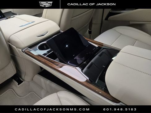 New 2026 Cadillac Escalade Platinum Luxury AWD/4WD image 5