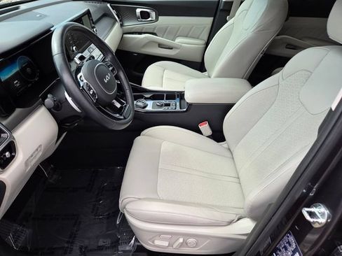 Certified 2024 Kia Sorento SX Prestige AWD/4WD image 10