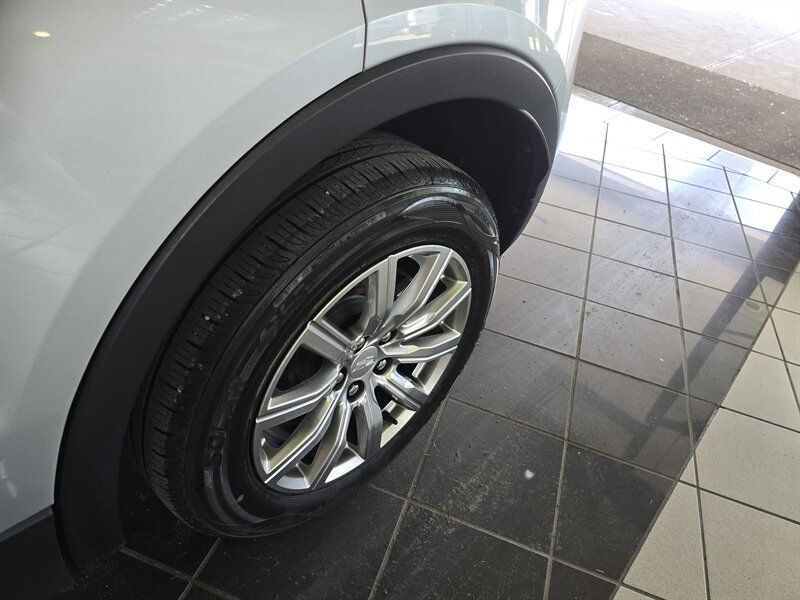 Used 2020 Cadillac XT4 Premium Luxury FWD image 36