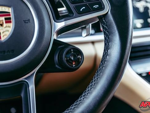 Used 2018 Porsche Panamera 4S AWD/4WD image 27