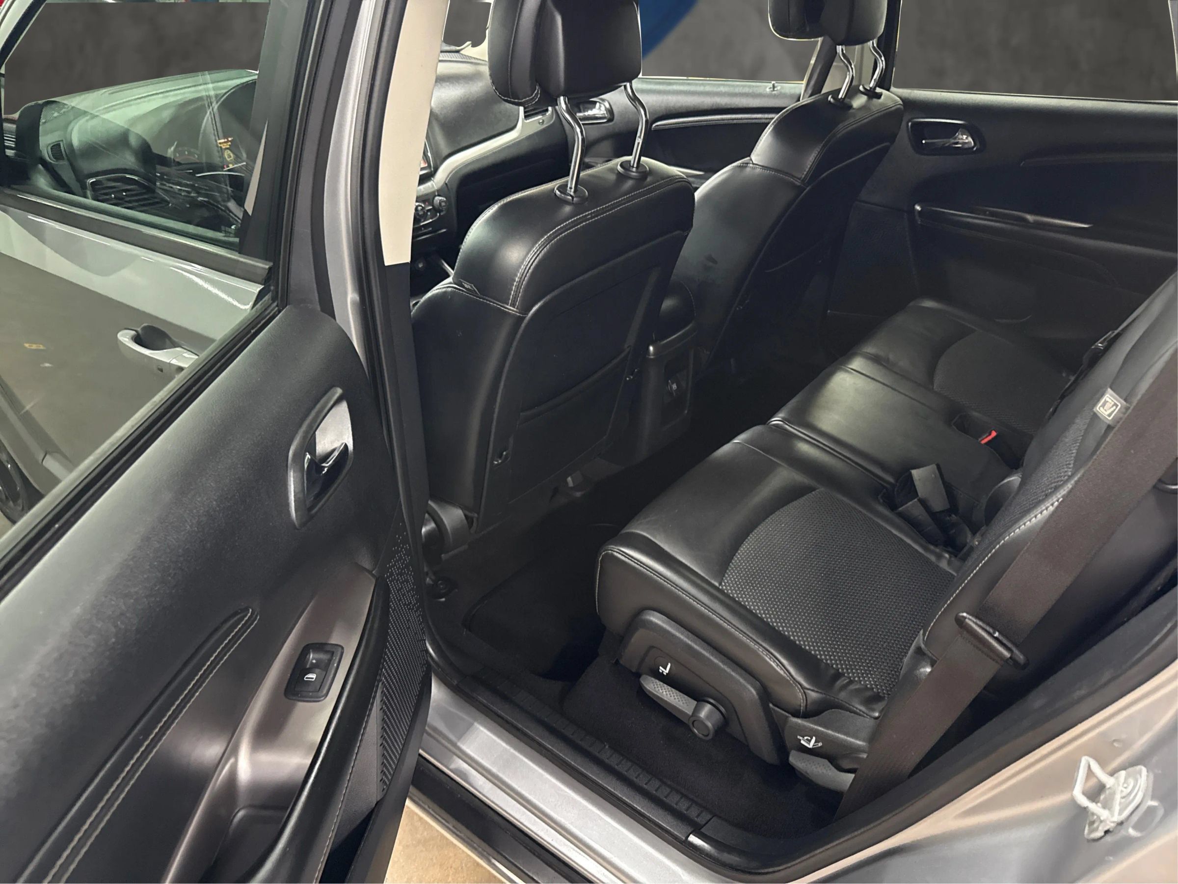 Used 2018 Dodge Journey Crossroad w/ Popular Equipment Group FWD image 12
