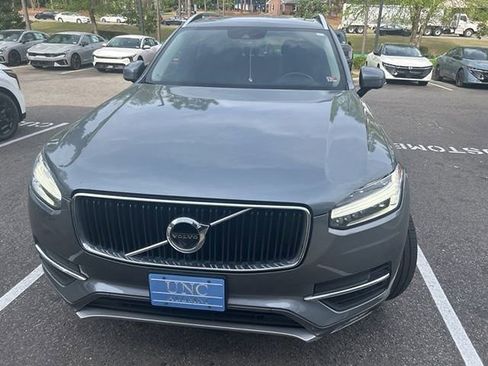 Used 2018 Volvo XC90 T6 Momentum w/ Convenience Package image 9