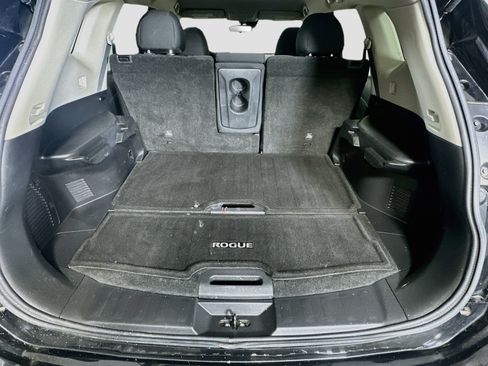 Used 2020 Nissan Rogue S FWD image 29