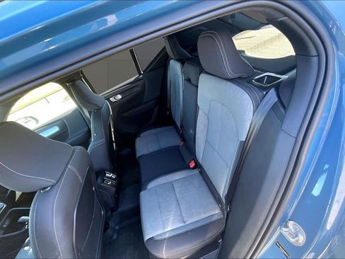 Used 2025 Volvo XC40 B5 Core AWD/4WD image 25
