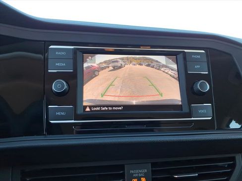 Used 2024 Volkswagen Jetta SE image 10