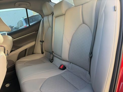 Used 2020 Toyota Camry XSE image 11