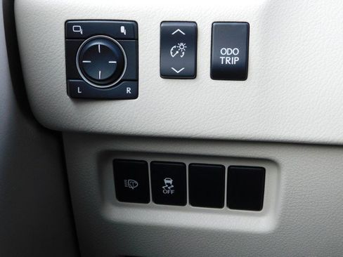 Used 2017 Lexus GX 460 image 13