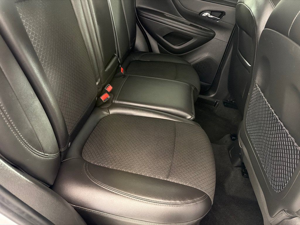 Used 2021 Buick Encore Preferred FWD image 20