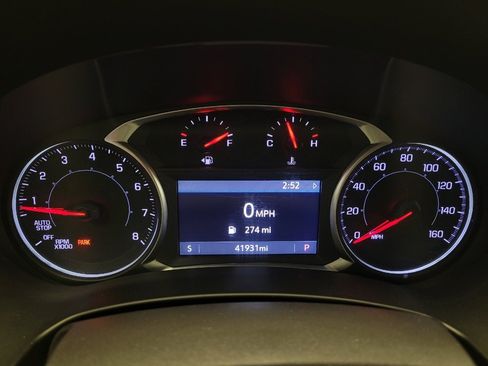 Used 2024 GMC Terrain SLT image 23