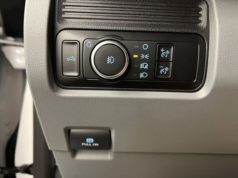 New 2026 Ford F250 XL w/ XL Chrome Package image 19