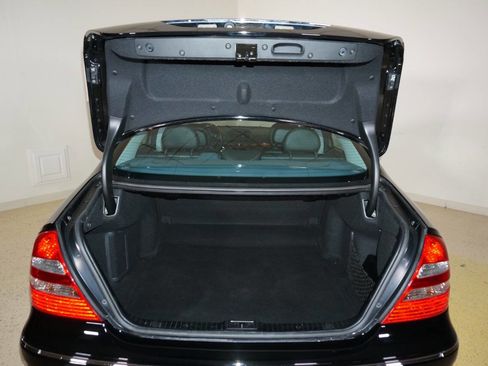 Used 2006 Mercedes-Benz E 350 Sedan image 26