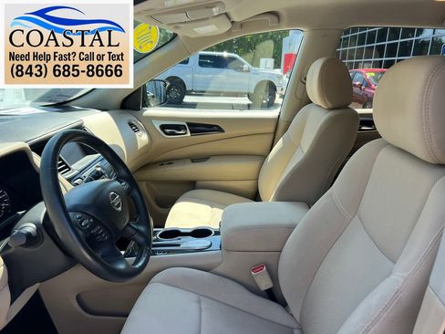 Used 2017 Nissan Pathfinder SV FWD image 11