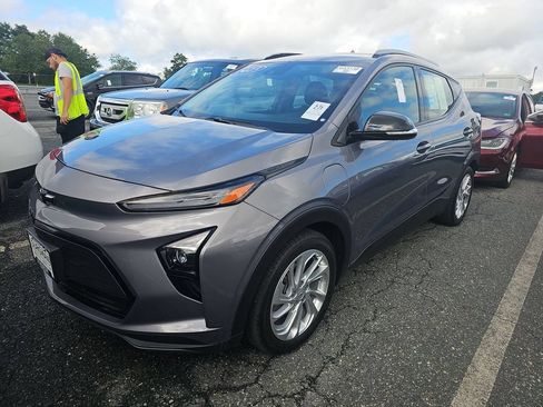 Used 2023 Chevrolet Bolt EUV LT w/ Driver Confidence Package FWD image 5